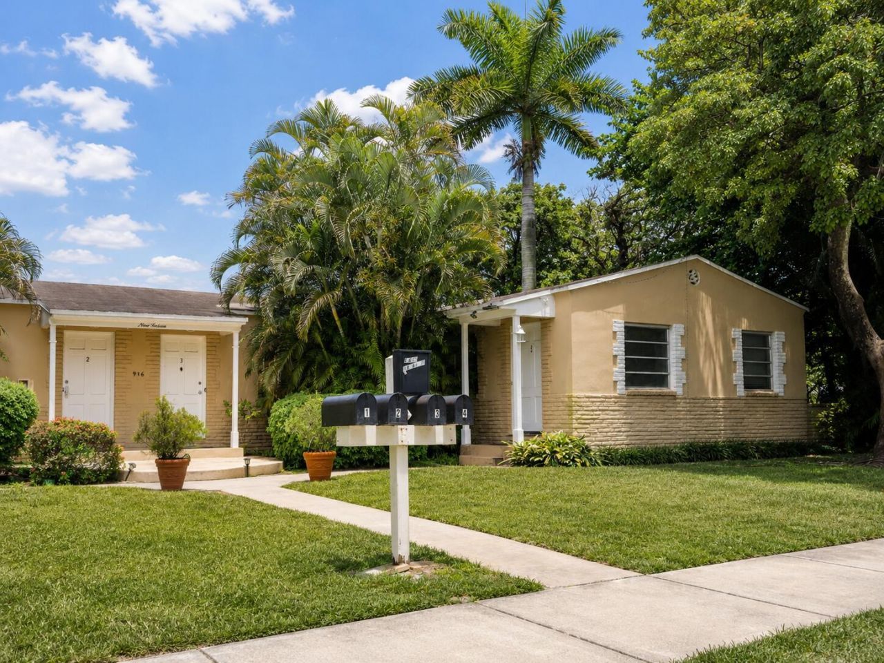 916 SW 8th Avenue, Unit 1-4, Fort Lauderdale, FL 33315 Photo