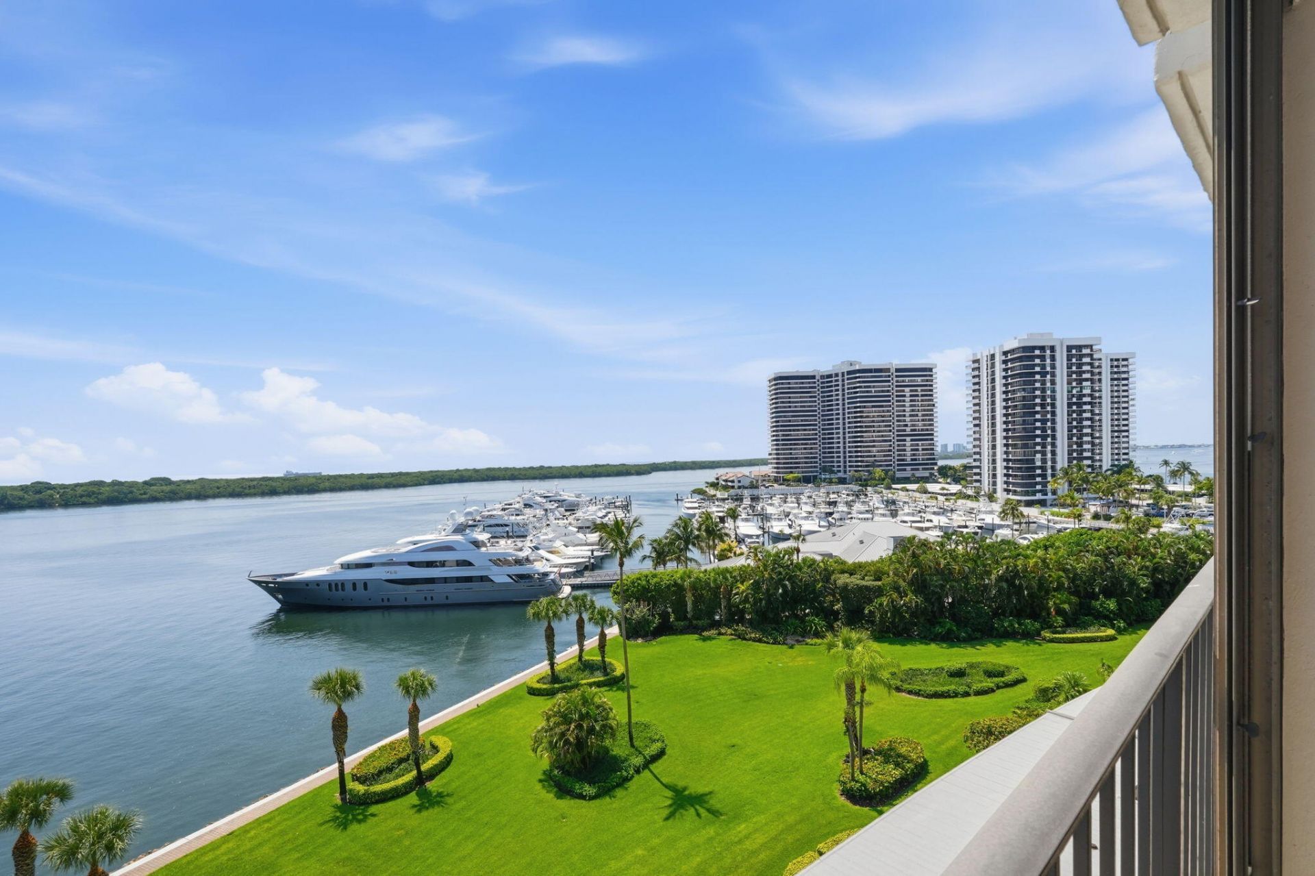 124 Lakeshore Drive, Unit 8280, North Palm Beach, FL 33408 Photo