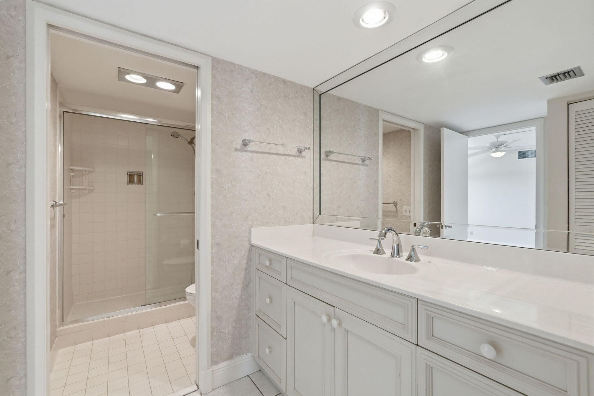 124 Lakeshore Drive, Unit 8280, North Palm Beach, FL 33408 Photo