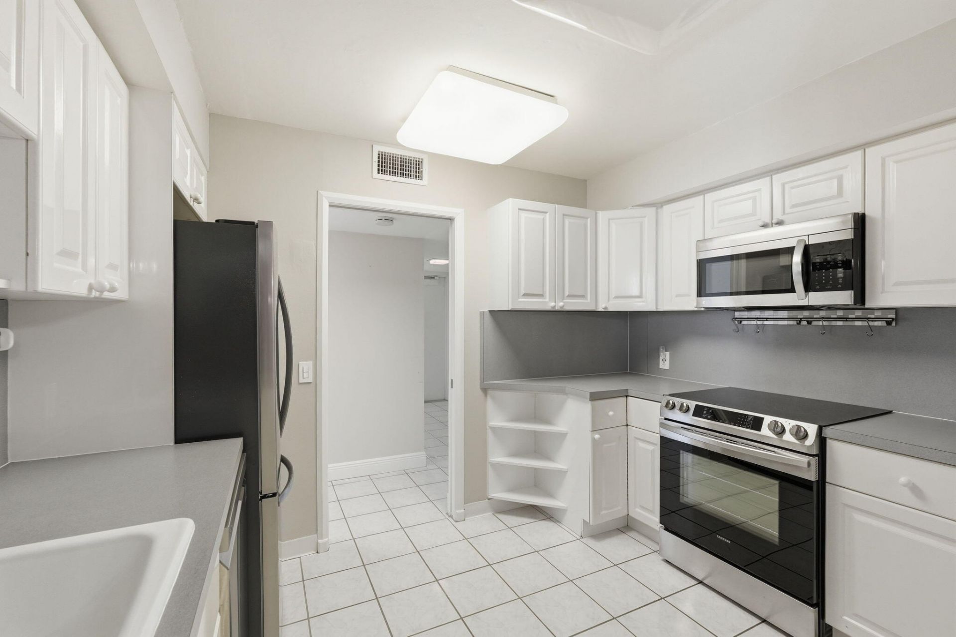 124 Lakeshore Drive, Unit 8280, North Palm Beach, FL 33408 Photo