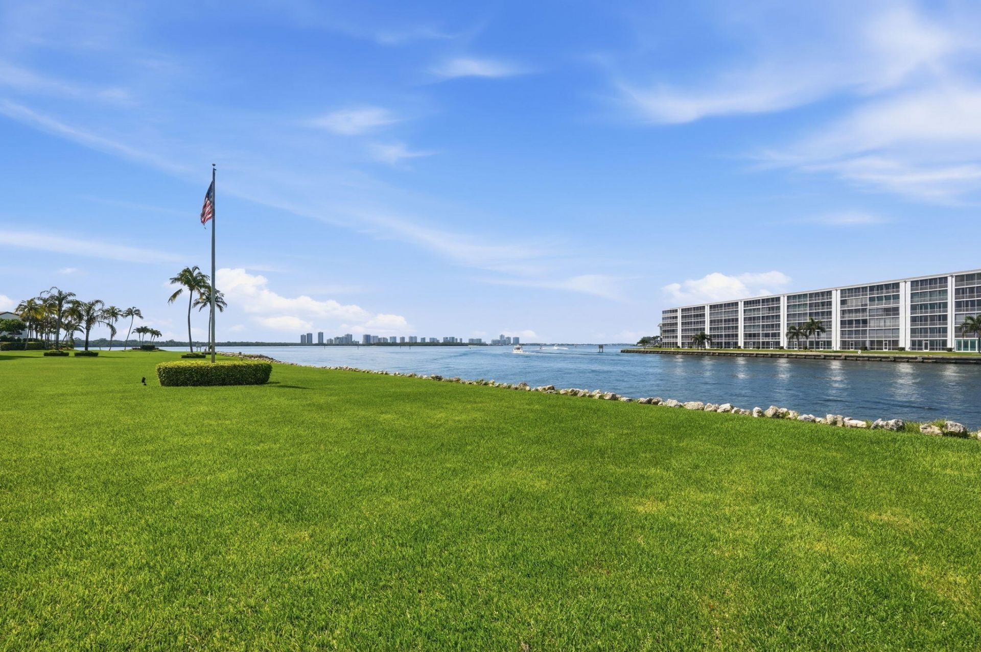 124 Lakeshore Drive, Unit 8280, North Palm Beach, FL 33408 Photo