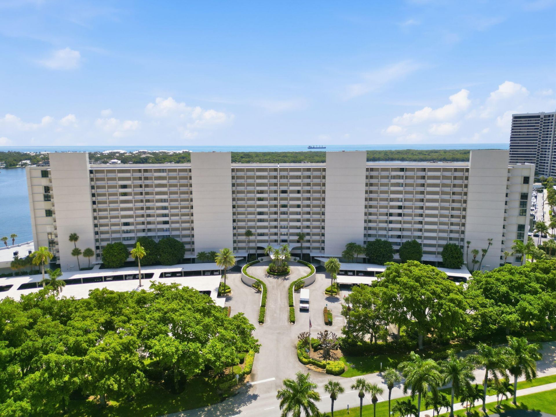 124 Lakeshore Drive, Unit 8280, North Palm Beach, FL 33408 Photo