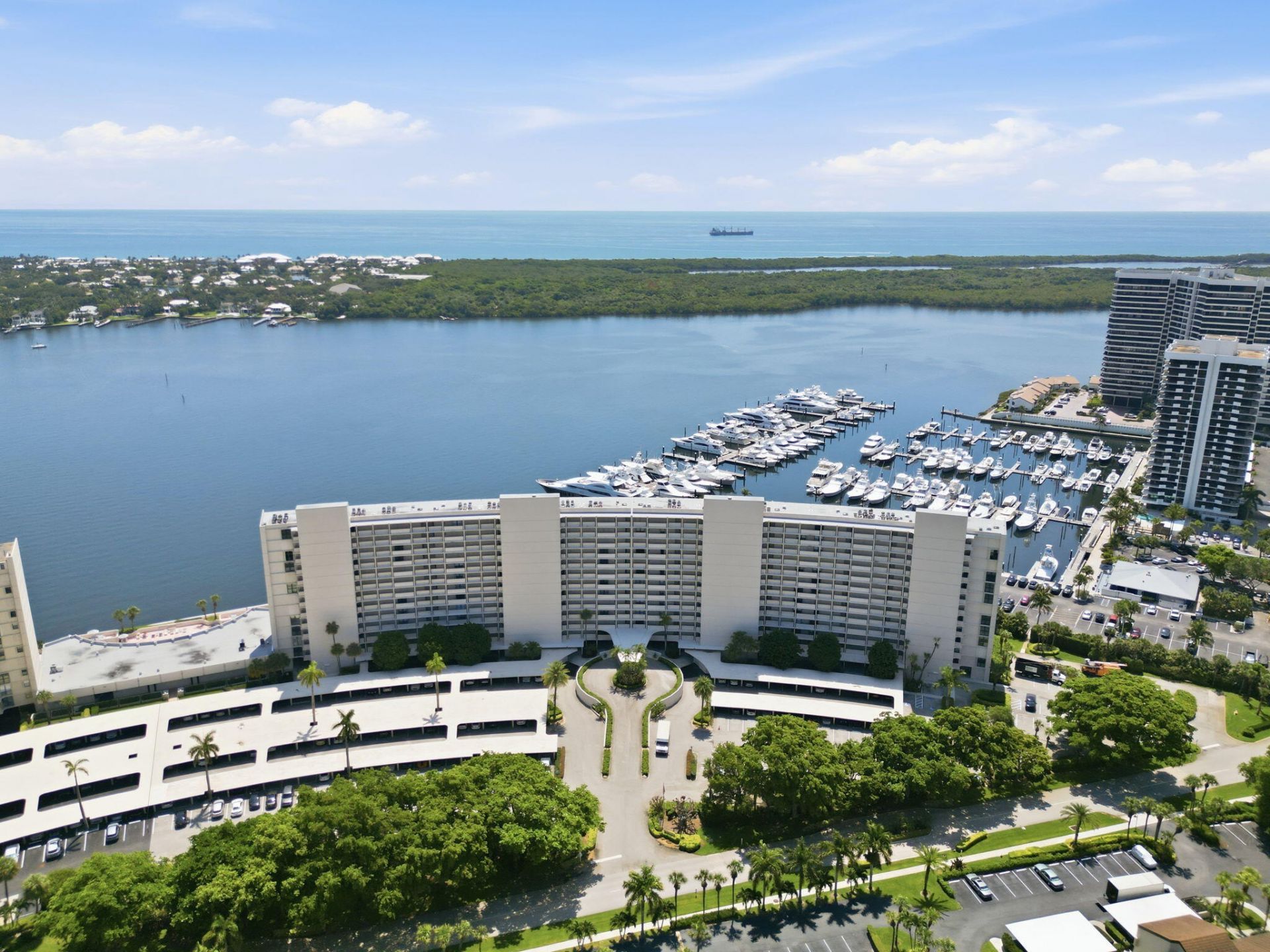 124 Lakeshore Drive, Unit 8280, North Palm Beach, FL 33408 Photo