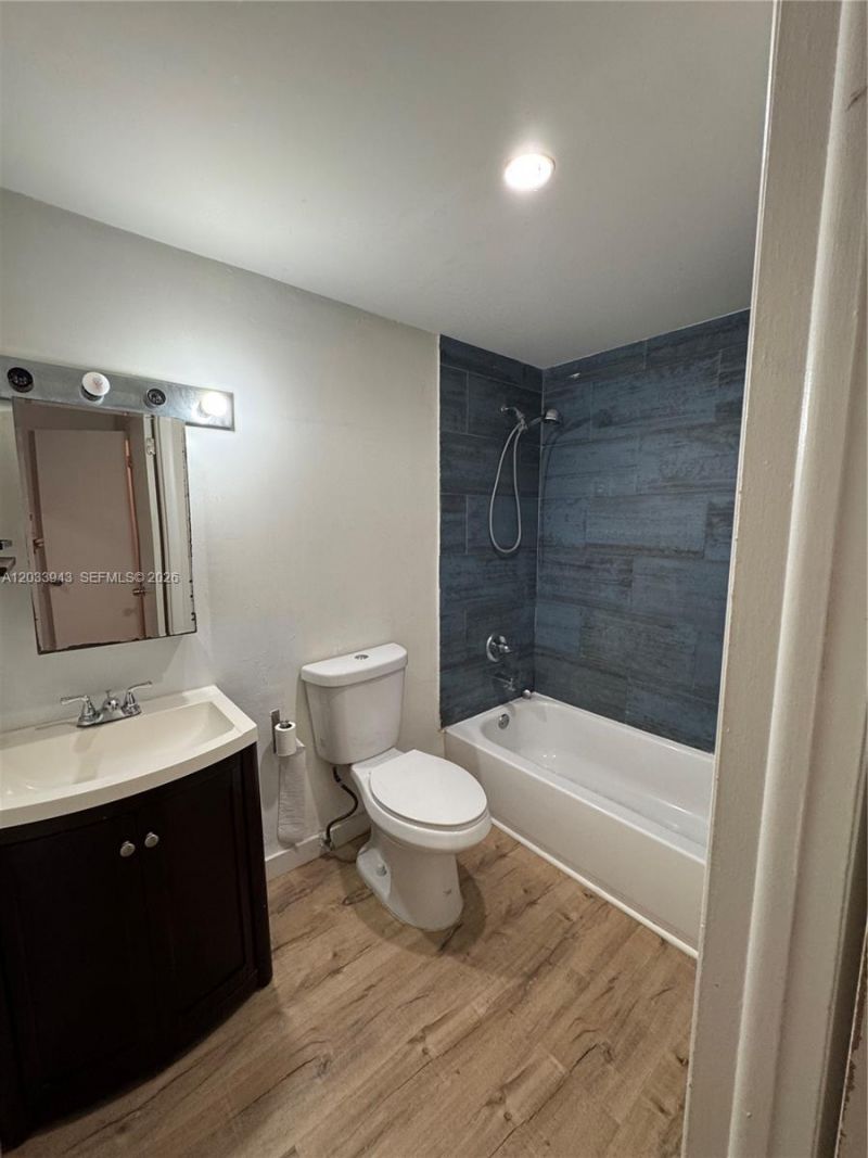645 NE 121st St, Unit 304, North Miami, FL 33161 Photo