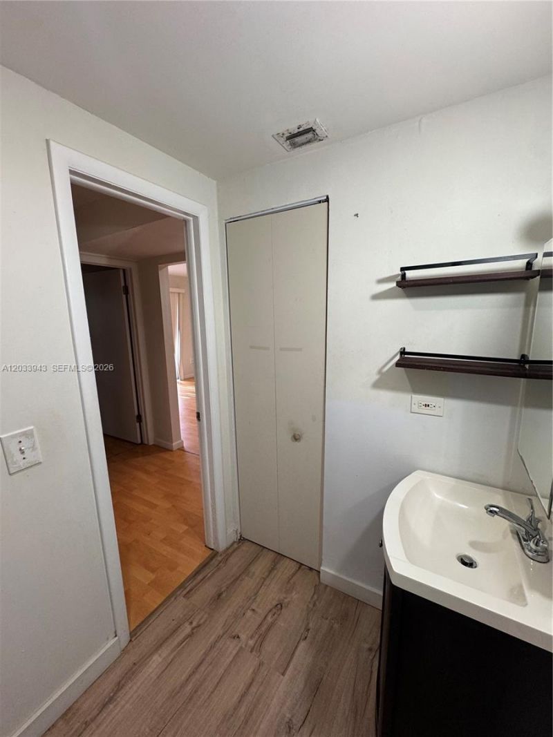 645 NE 121st St, Unit 304, North Miami, FL 33161 Photo