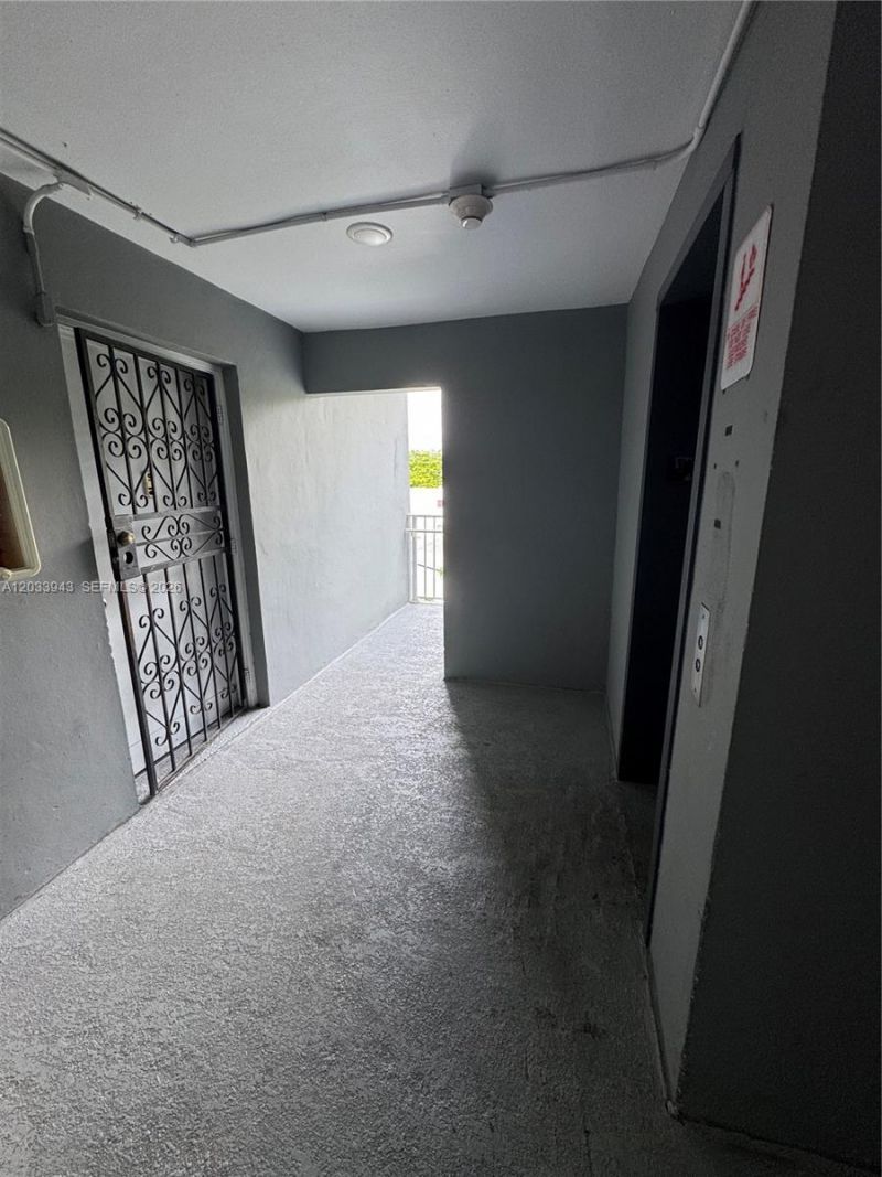 645 NE 121st St , Unit 304, North Miami, FL 33161 Photo