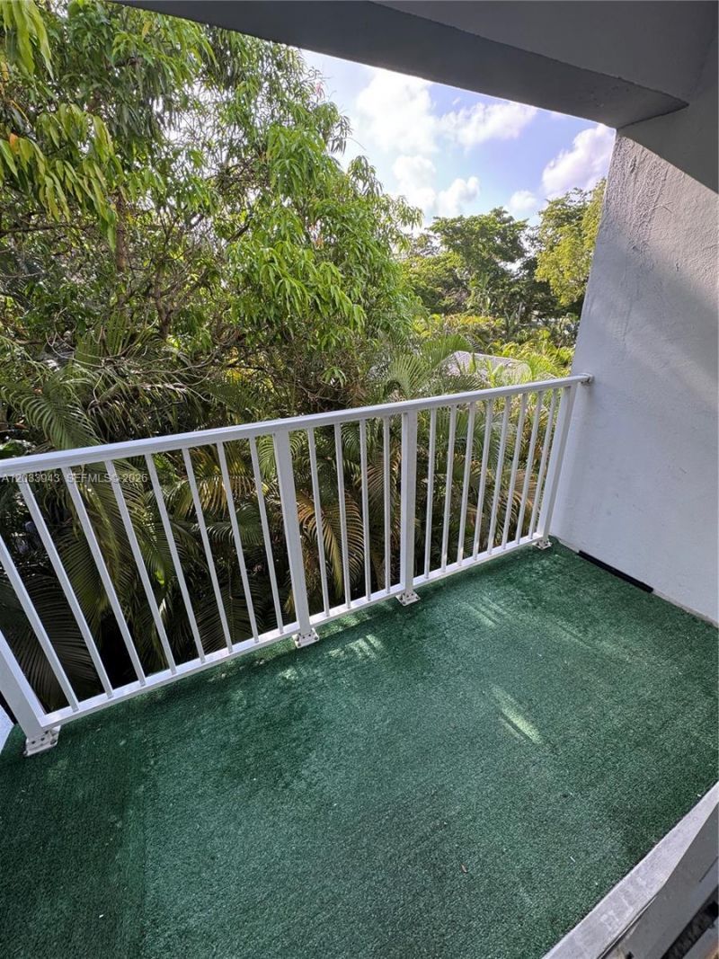 645 NE 121st St, Unit 304, North Miami, FL 33161 Photo