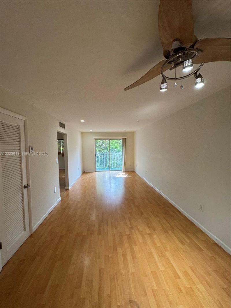 645 NE 121st St, Unit 304, North Miami, FL 33161 Photo