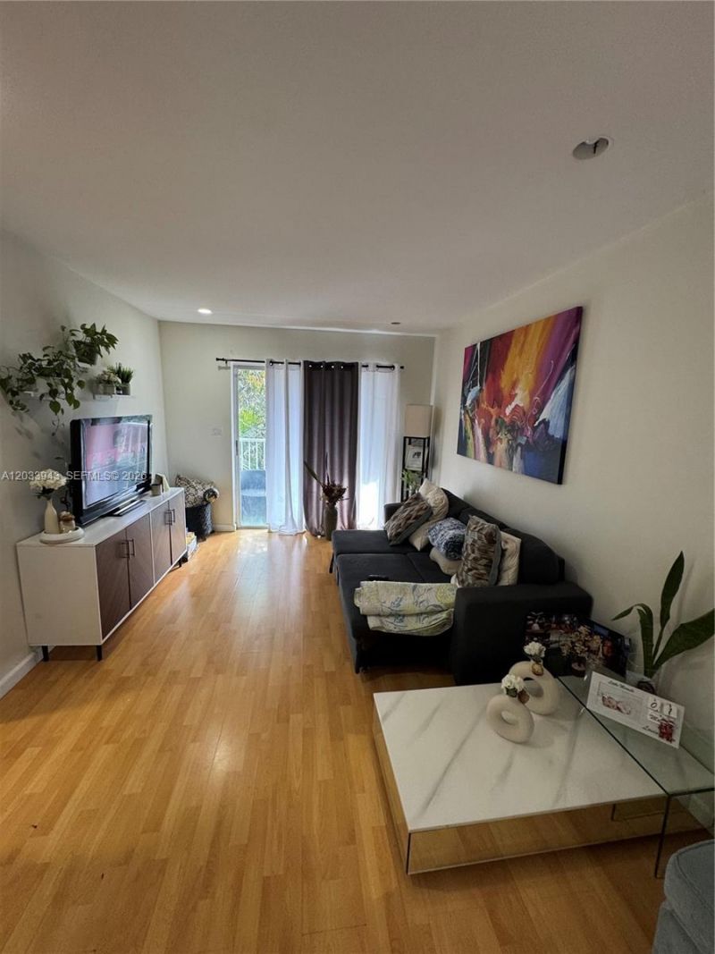 645 NE 121st St , Unit 304, North Miami, FL 33161 Photo