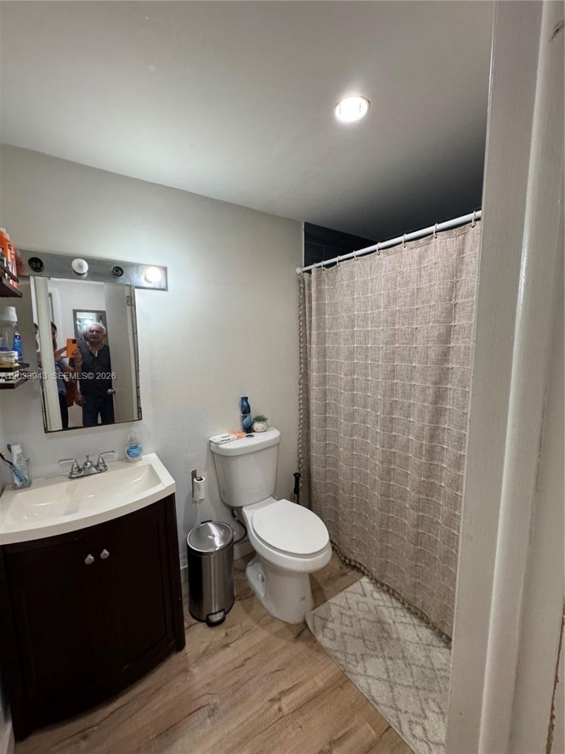 645 NE 121st St , Unit 304, North Miami, FL 33161 Photo
