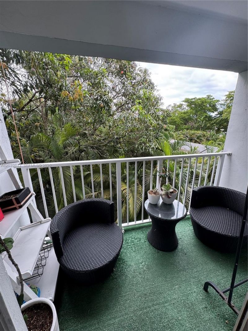 645 NE 121st St , Unit 304, North Miami, FL 33161 Photo