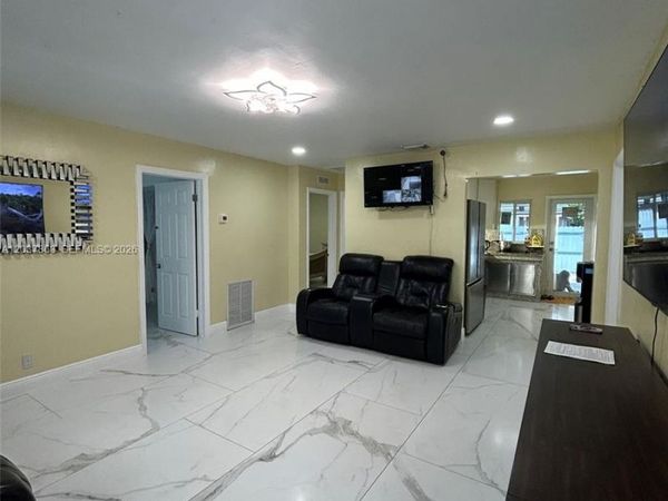 5157 NE 5th Ave , Unit 1, Oakland Park, FL 33334