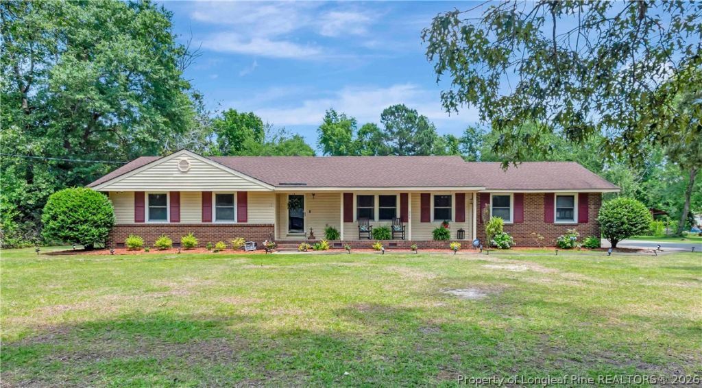 246 Robin Road, Lumberton, NC 28358 Main Photo
