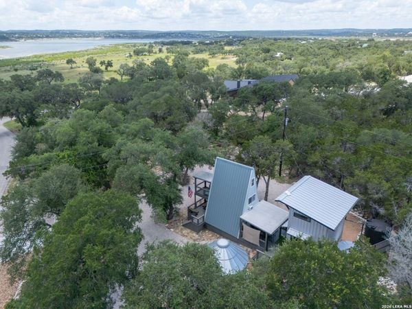 1067 FULLER DR, Canyon Lake, TX 78133