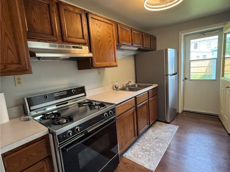 725 Perry Street, Vermilion, OH 44089 Photo 6