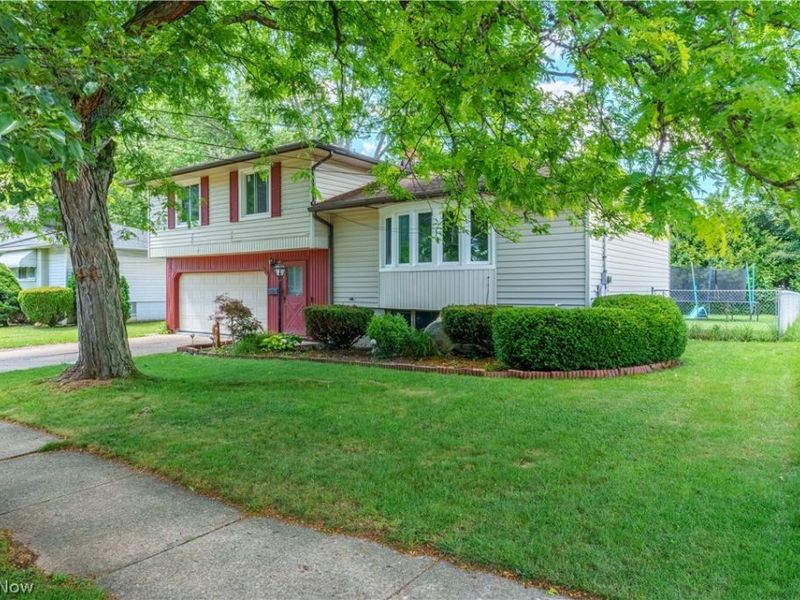 13548 Holland Road, Brook Park, OH 44142 Photo 2