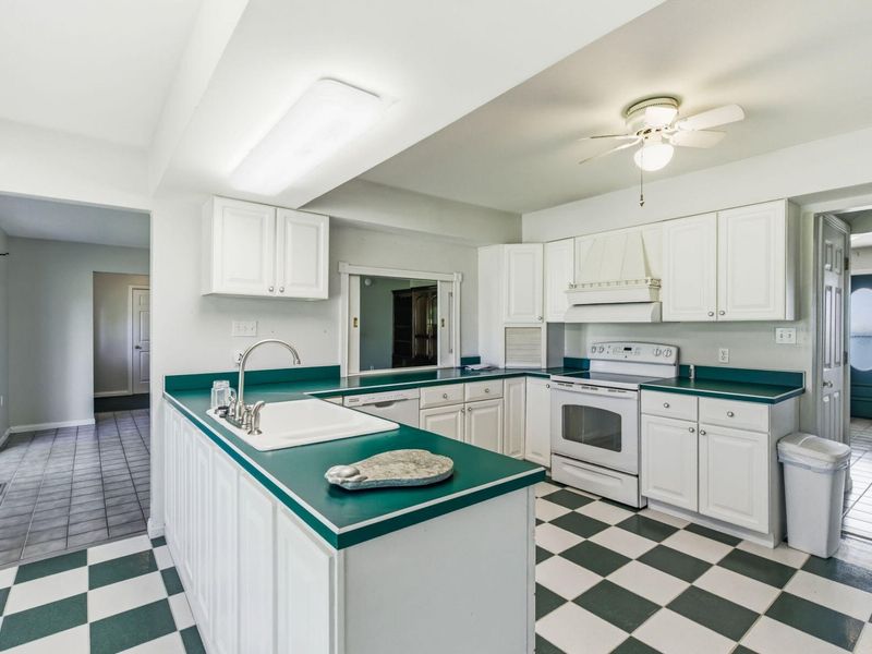 120 Watson Road, London, OH 43140 Photo 12