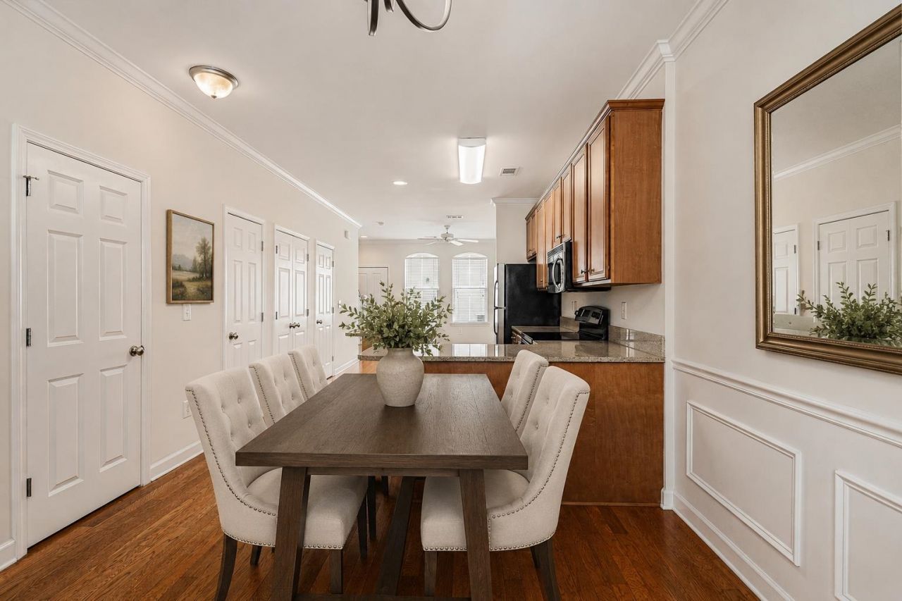 750 Howard Ave.  Photo 12