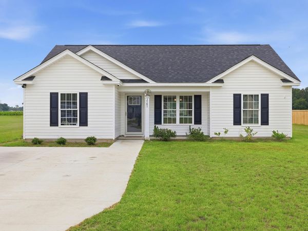 2581 Cottonwood Dr., Loris, SC 29569