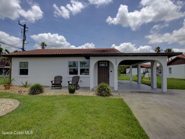 121 Del Mar Street , Indialantic, FL 32903