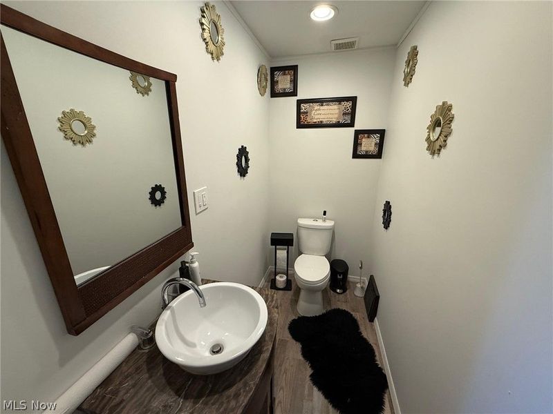 1827 Idlewood Avenue, East Cleveland, OH 44112 Photo 9