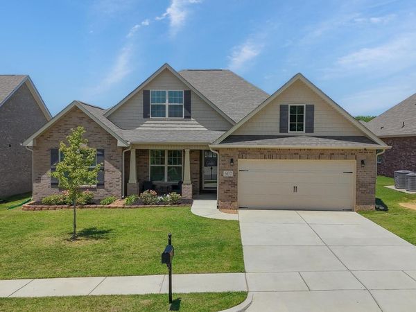 607 Magnolia Cove Lane SW, Hartselle, AL 35640