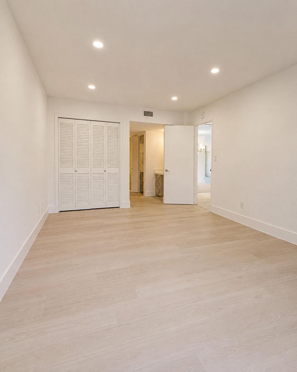 2900 N Palm Aire Drive, Unit 307, Pompano Beach, FL 33069 Photo