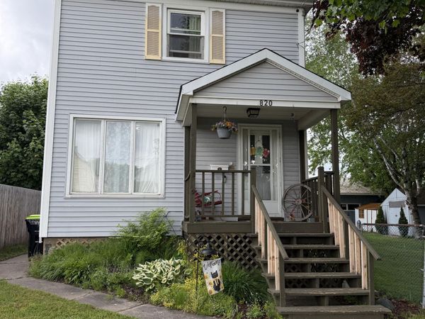 820 Lizzie ST, Sault Ste Marie, MI 49783