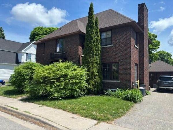 509 Saint James PL, Sault Ste Marie, MI 49783