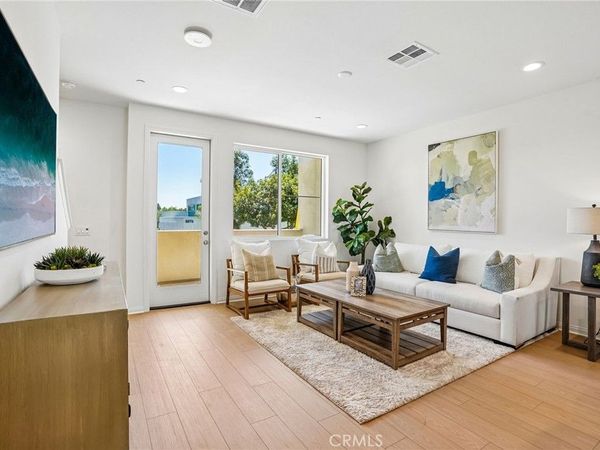 5876 Linden Ave Avenue, Unit 9, Long Beach, CA 90805