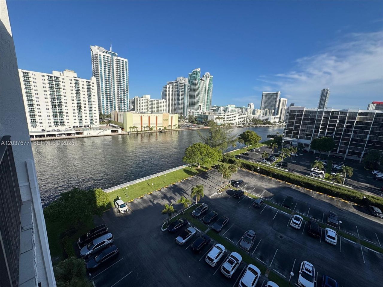 800 Parkview Dr , Unit 1018, Hallandale Beach, FL 33009 Photo