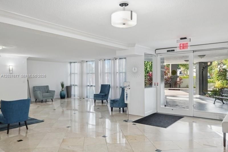800 Parkview Dr , Unit 1018, Hallandale Beach, FL 33009 Photo