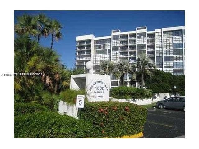 800 Parkview Dr , Unit 1018, Hallandale Beach, FL 33009 Photo