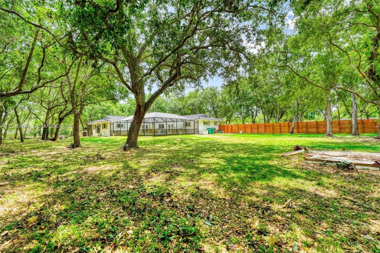 7715 SW 122nd St, Unit n/a, Pinecrest, FL 33156 Photo