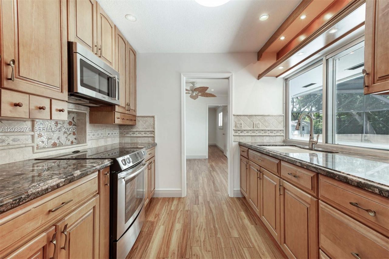 7715 SW 122nd St, Unit n/a, Pinecrest, FL 33156 Photo