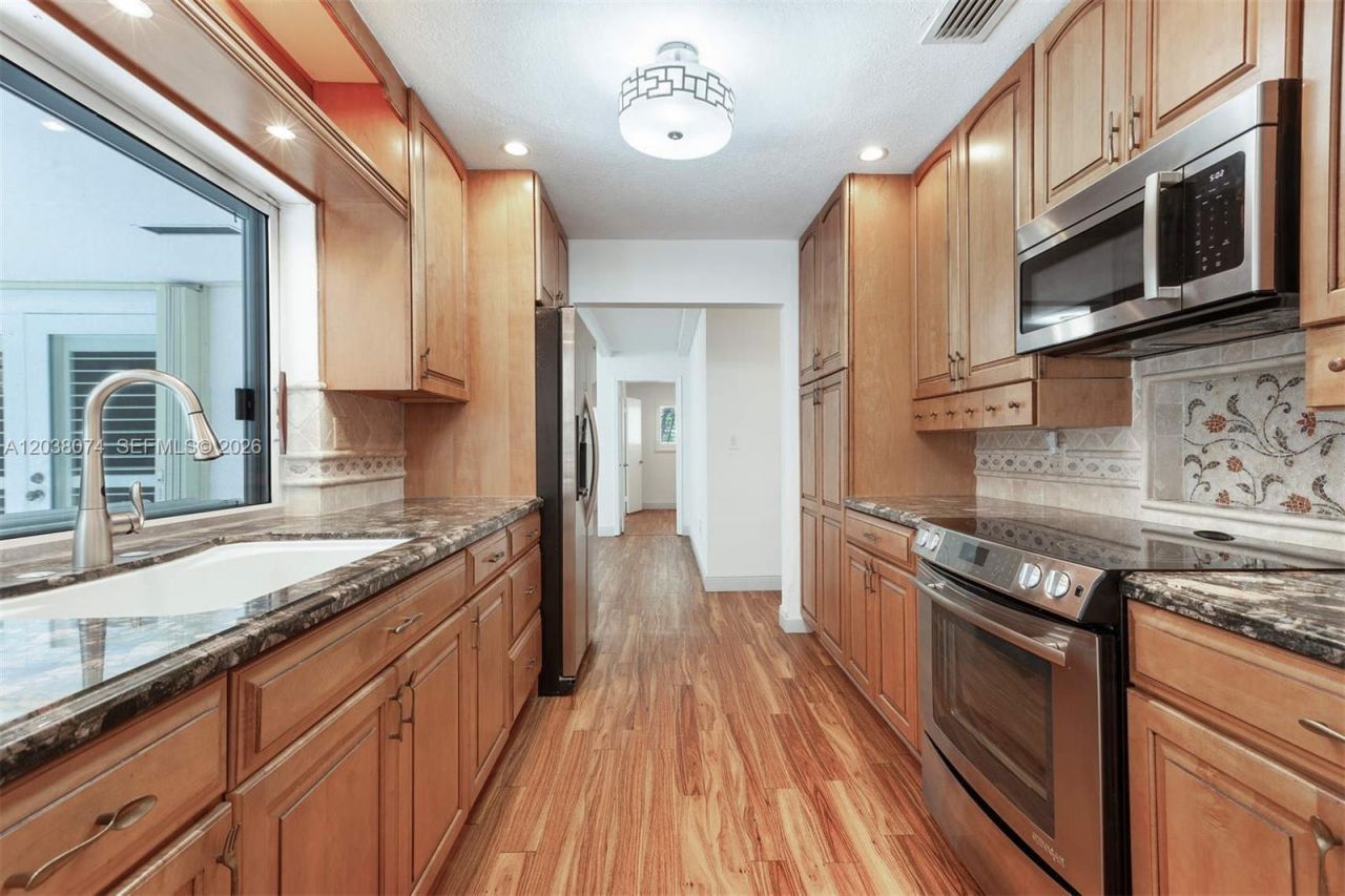 7715 SW 122nd St, Unit n/a, Pinecrest, FL 33156 Photo