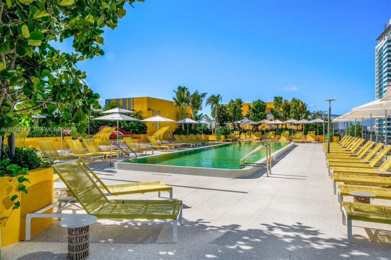 90 32 , Unit 503, Miami, FL 33131 Photo