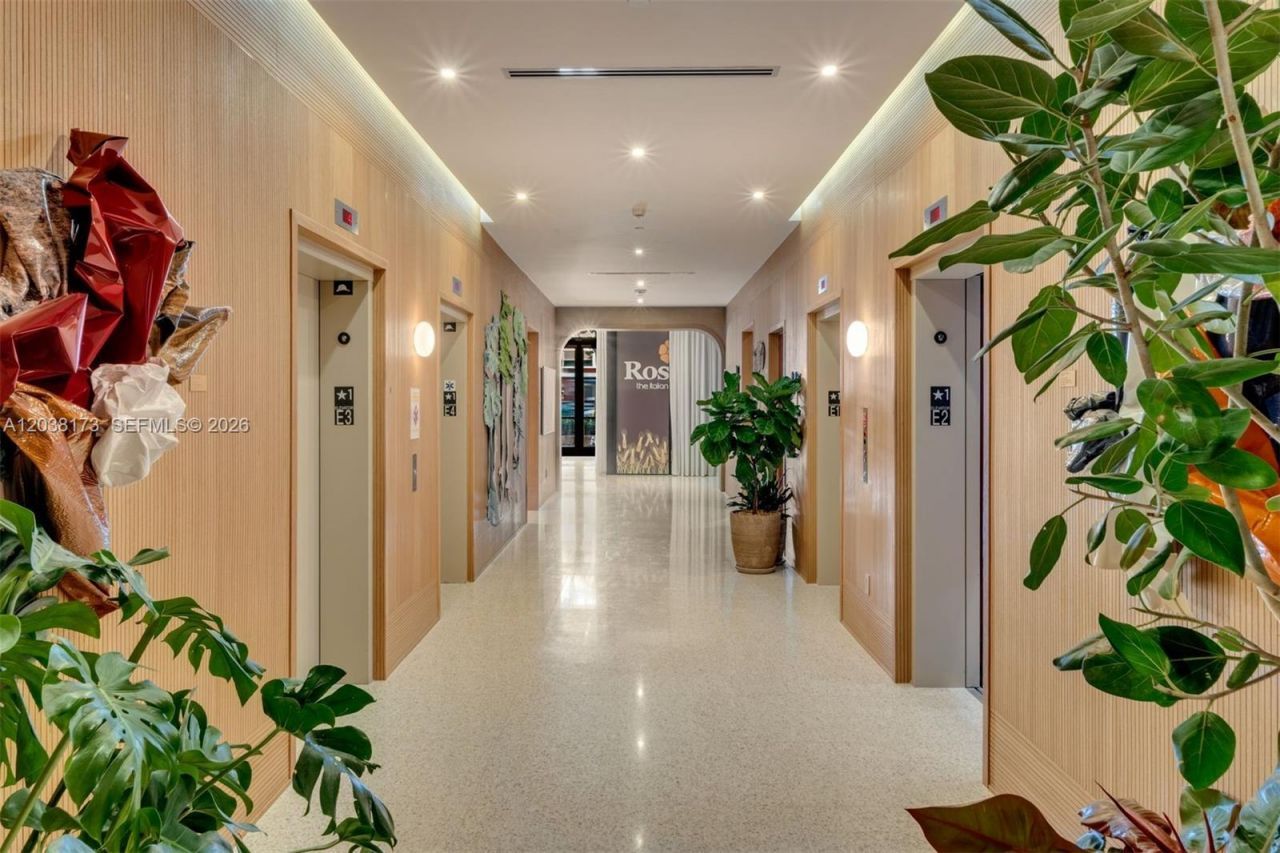 90 32 , Unit 503, Miami, FL 33131 Photo