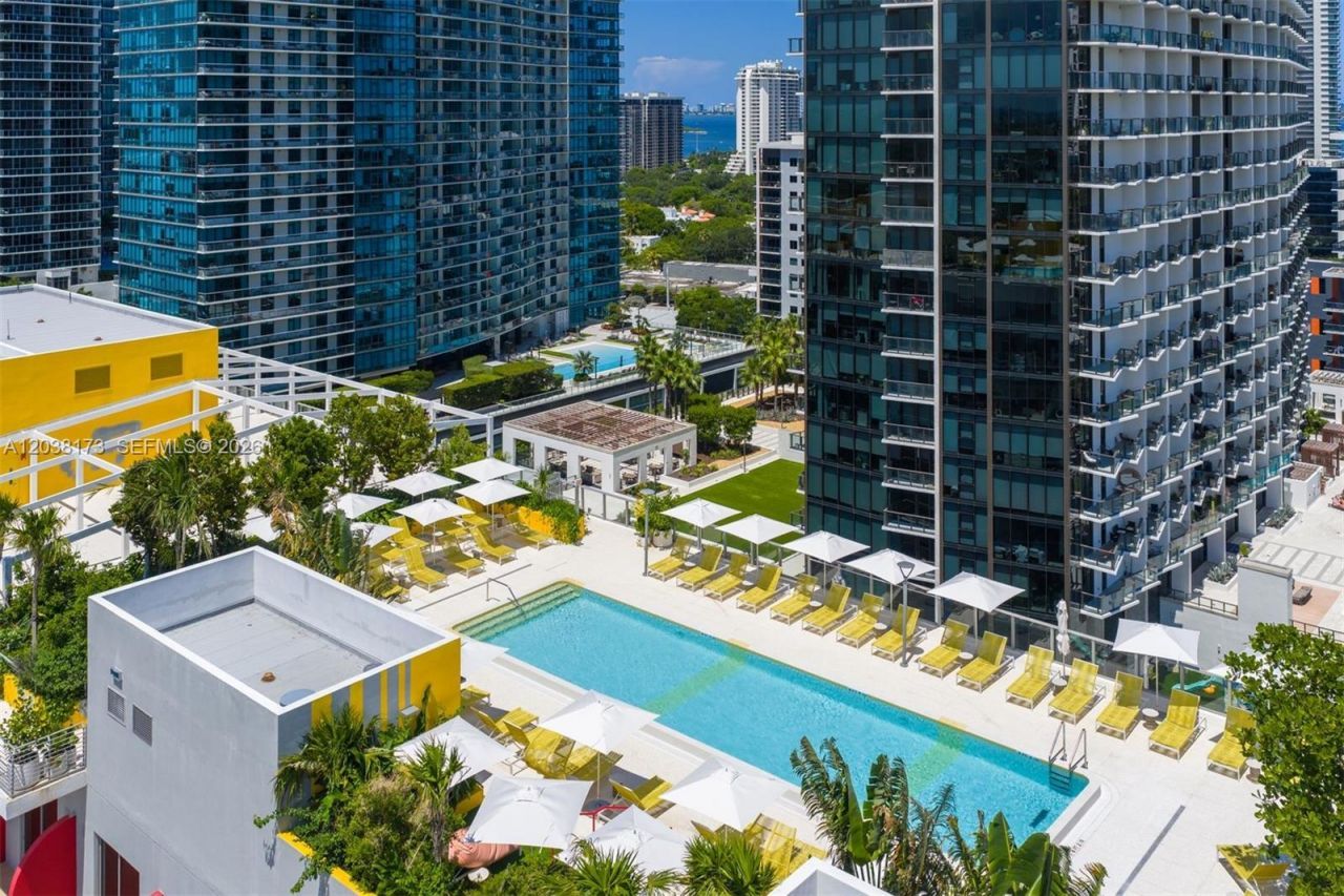 90 32 , Unit 503, Miami, FL 33131 Photo
