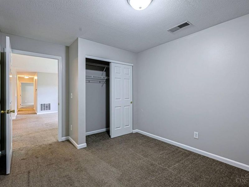 6975 Summit Lake Drive, Unit 11, Cincinnati, OH 45247 Photo 17