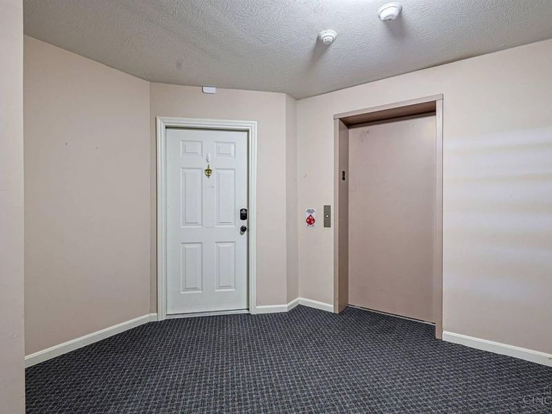 6975 Summit Lake Drive, Unit 11, Cincinnati, OH 45247 Photo 28