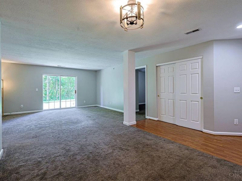 6975 Summit Lake Drive, Unit 11, Cincinnati, OH 45247 Photo 9