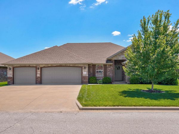626 N Eagle Park Circle , Nixa, MO 65714
