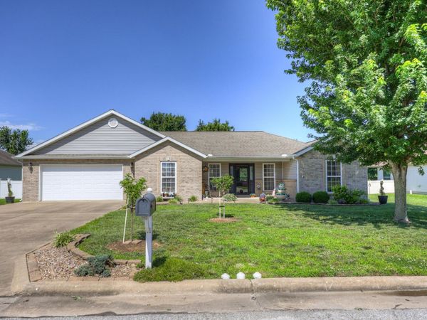 1310 Hale Mcginty Drive , Neosho, MO 64850