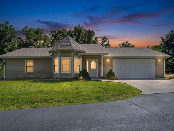 160 Starrville Lane , Reeds Spring, MO 65737