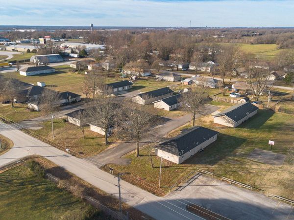 309 N Airport Road , Strafford, MO 65757