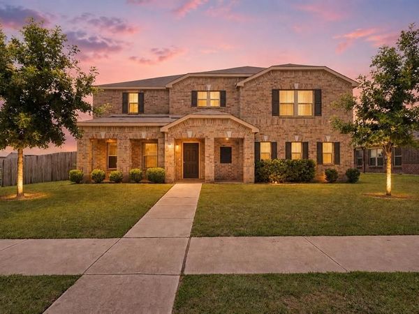 728 Snapdragon Lane , DeSoto, TX 75115