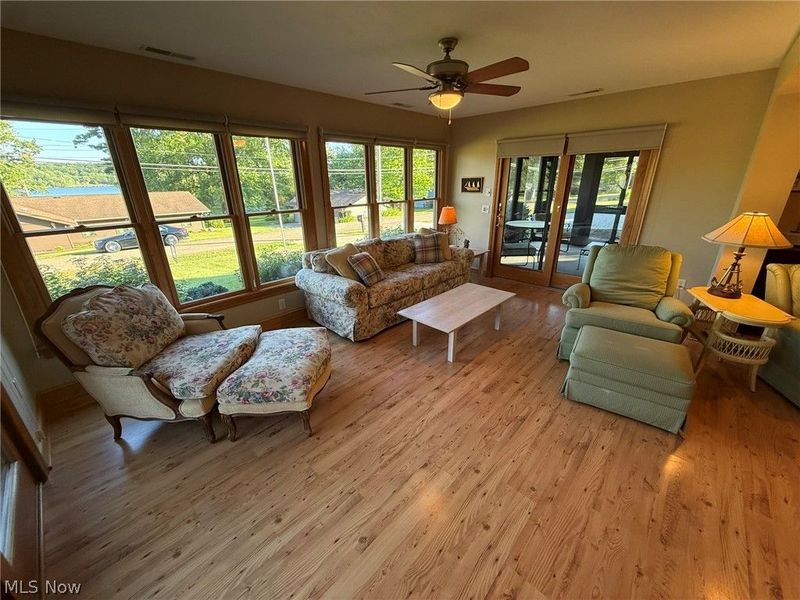 9201 N Shore Drive NE, Mineral City, OH 44656 Photo 6