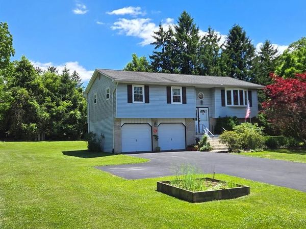 6581 SKYVIEW LANE, COOPERSBURG, PA 18036