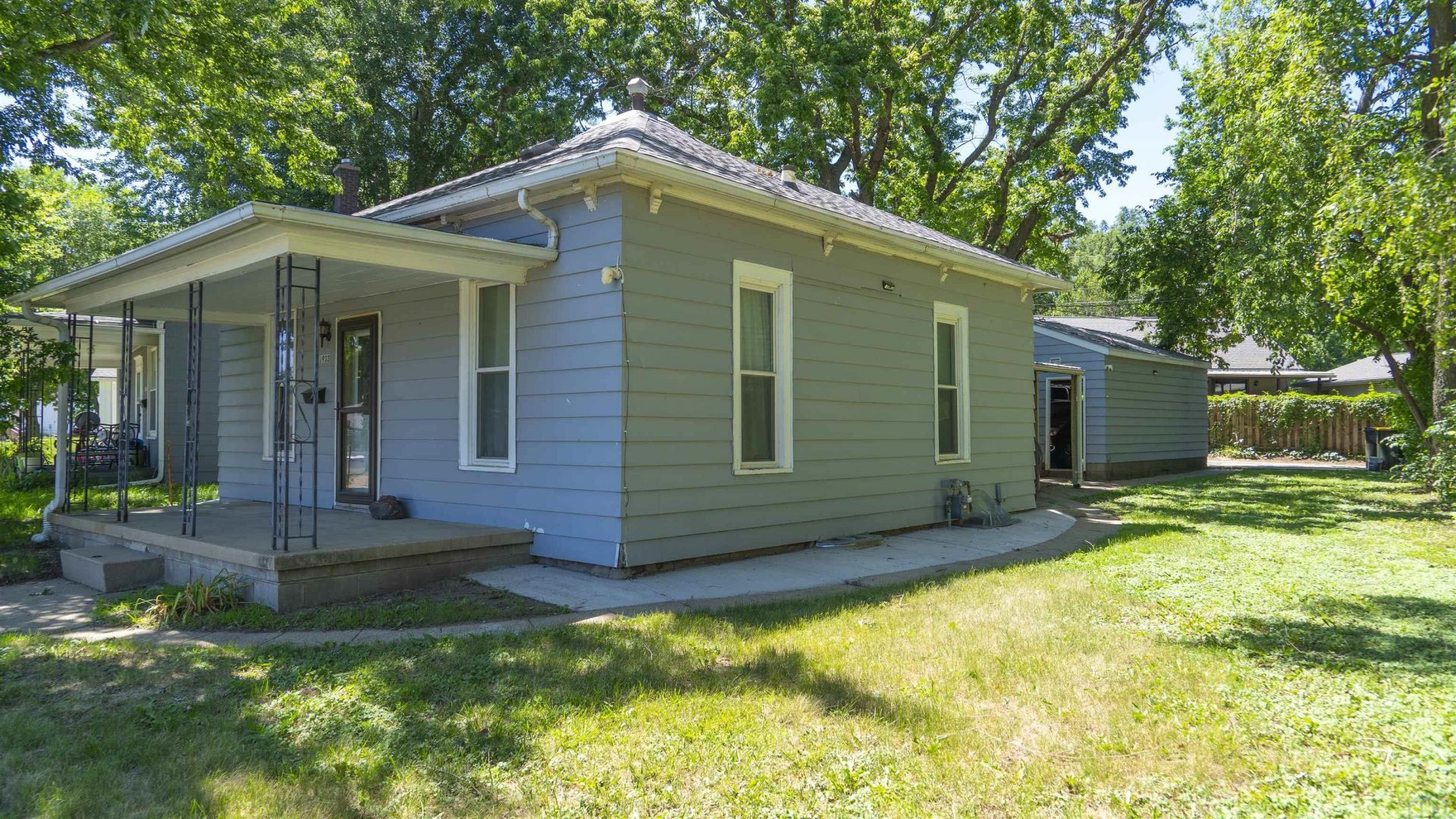 1933 SHERMAN AVE Sioux City, IA 51106